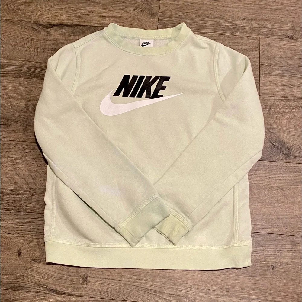 Nike Sweatshirt Youth L Green Crewneck Athleisure boys girls large swoosh soft - Picture 2 of 3